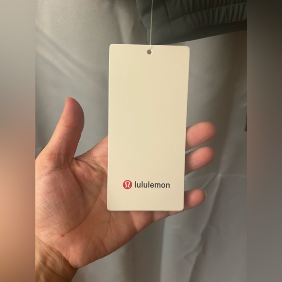 Lululemon Tapered Leg Mid-Rise 7/8 Pant *Luxtreme BRAND NEW - Picture 6 of 6